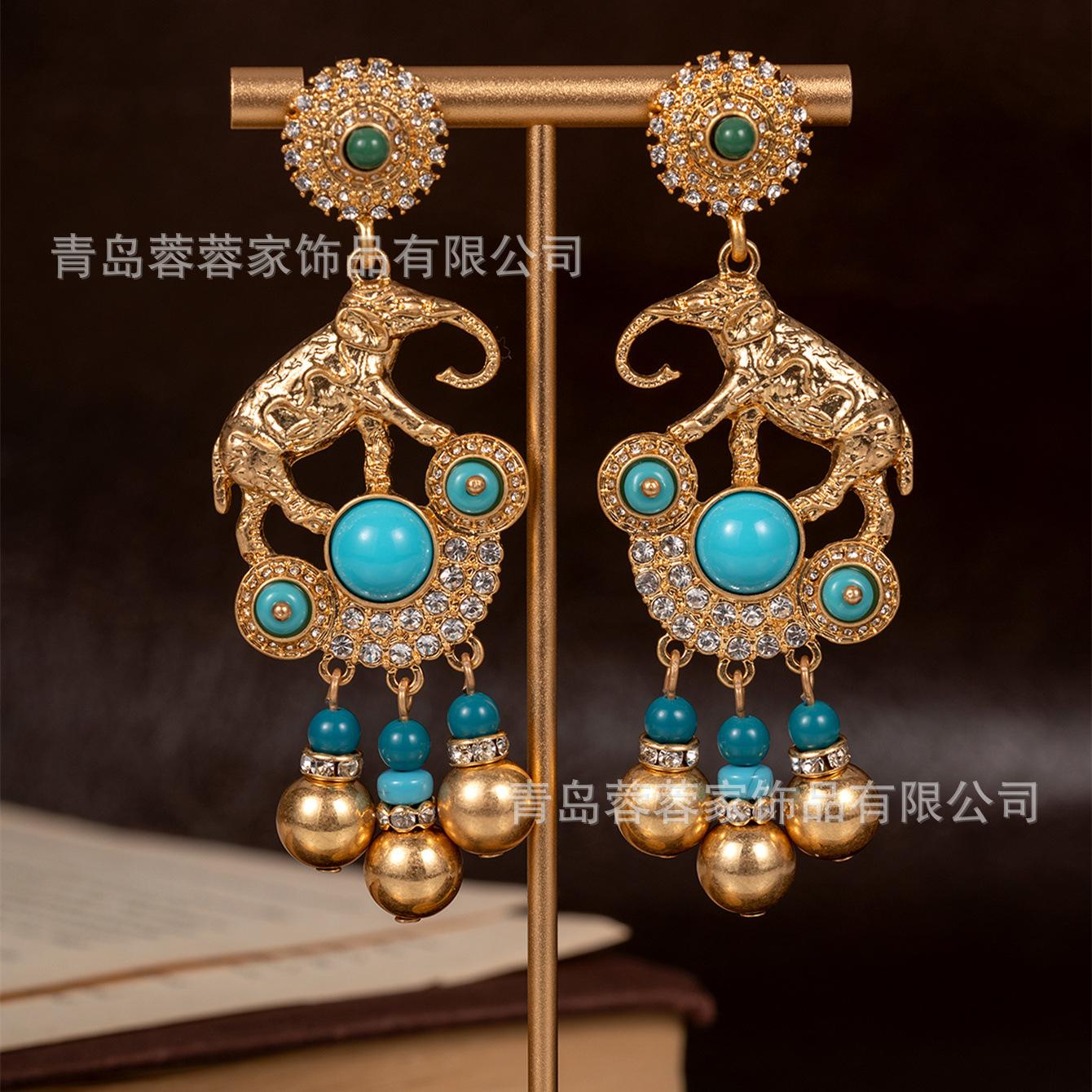 Vintage European Classical Exotic Style Pine Stone Gold Elephant Earrings Exaggerated Niche High-end Feel светло-синий