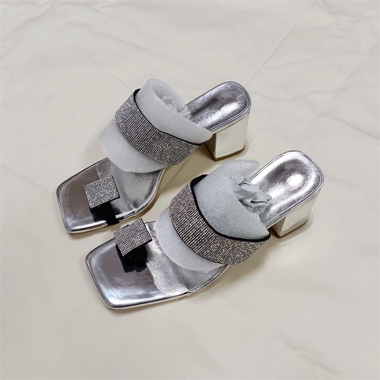 Fashion Glitter Slides Slippers Soft Female Shoes Rubber Flip Flops Square heel Jelly Comfort 2025 Summer Hawaiian Block Fabric Bling Cr