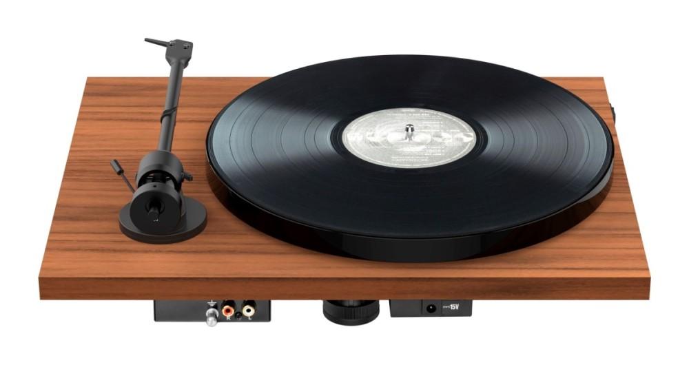 Pro-Ject E1 PHONO mit eingebautem Vorverstärker + mit Audio-Technica AT3600L-Tonabnehmer - Walnuss, Pro-Ject