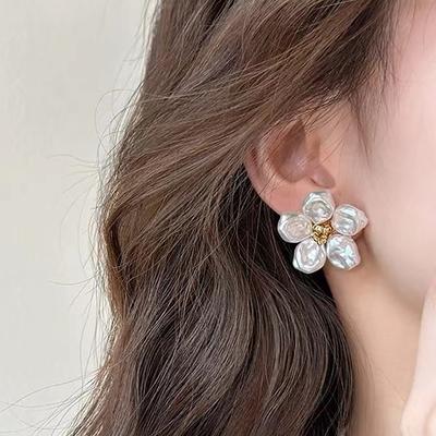 1 Paar modische leichte Luxus-Perlenblumenohrringe für Frauen und Mädchen, erweitertes Gefühl, zarte Blumenohrstecker, Geburtstagsgeschenke