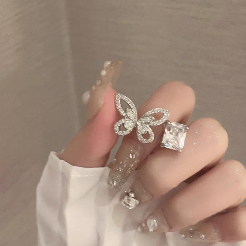 

Themed Chic Butterfly Adjustable Ring For Women Elegant Geometric 2024 Design