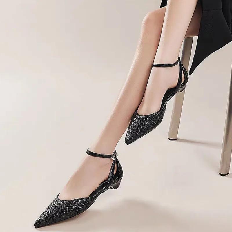 2025 Summer Female Shoes Closed Toe Women's Sandals Dress Sandals Women Cover Heel Ankle Buckle Strap Pointed Toe Shoes