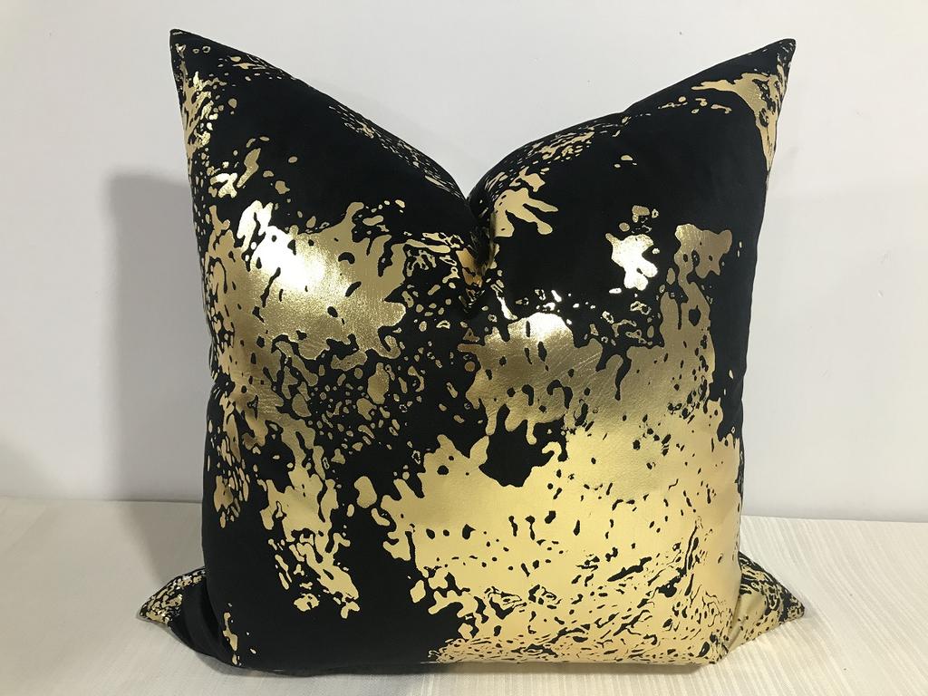 Custom Luxury Hotel Throw Pillow Cushion Cover Velvet Fabric Woven Animal Printing Soft Living Textured Black White Piping