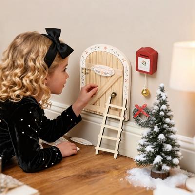 Niedrige Mini-Fee-Elfen-Tür Cartoon Weihnachten Weihnachts-Stil Holz-Elfen-Tür Puppenhaus Geschenke Cartoon-Elfen-Tür