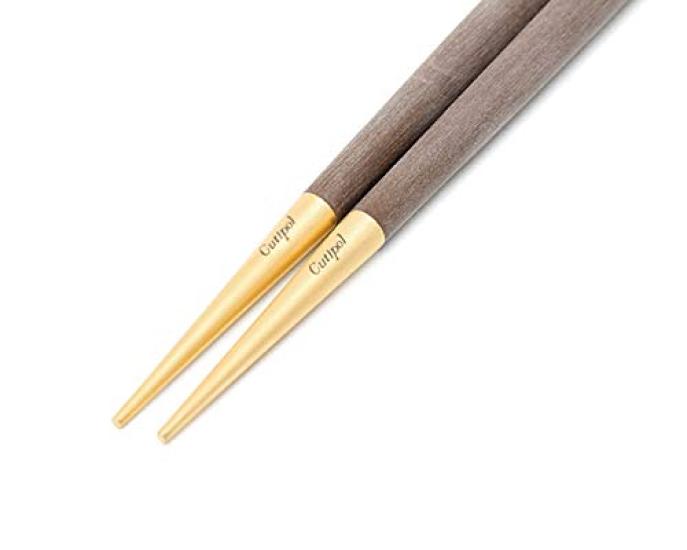 Cutipol GOA Brown Gold Chopsticks and Chopstick Rest Set G029BGB