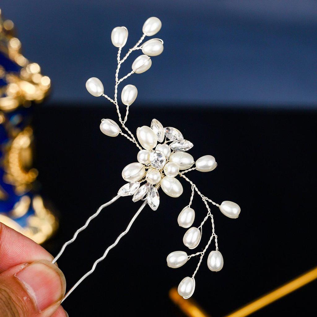 Handgefertigter Braut-Haarkamm mit Perlen, Strass und Blumen mit Blättern