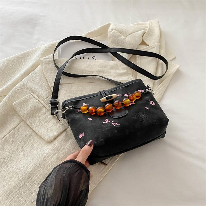 Chic And Fashionable Women s Bucket Bag With Zipper Closure For Trendy Summer Style чёрный