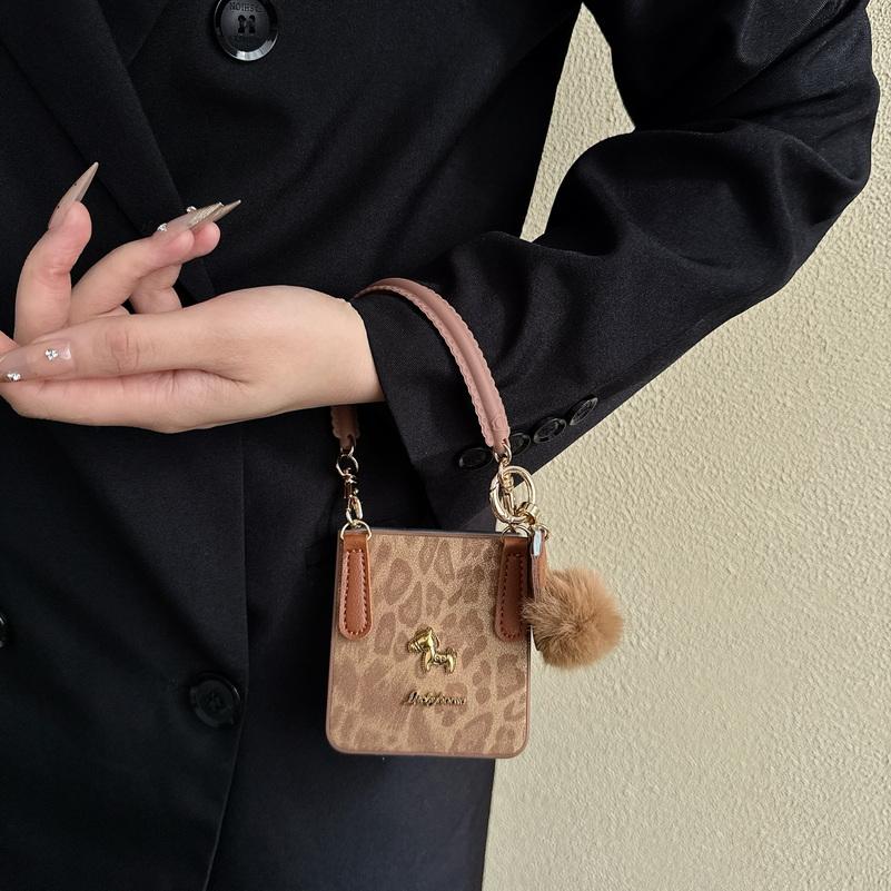 Leopard Print Ponytail Pom-Pom Handbag Charm Phone Case For Samsung Z Flip 7 Flip7 FE Galaxy Z Flip 6 5 4 3 Protect Cover