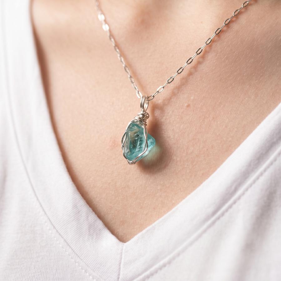 Collar de Cristal Crudo Impermeable de Acero Inoxidable 316L, Colgante de Piedra Preciosa Envuelto en Alambre Libre de Manchas, Joyería Diaria Estética Boho para Mujeres