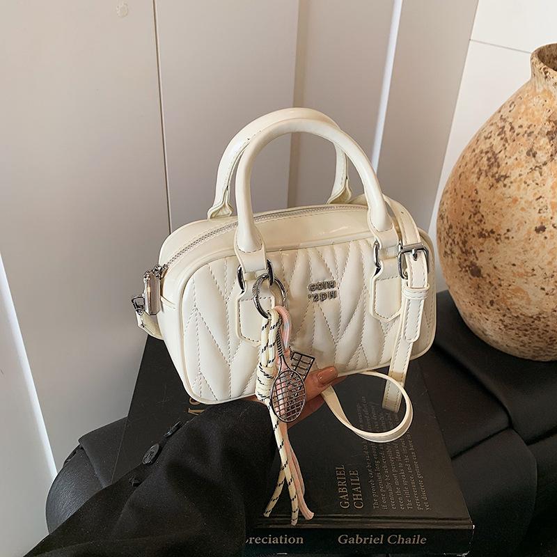 Niche popular portable pillow bag women's spring and summer new messenger bag fashion versatile shoulder bag women