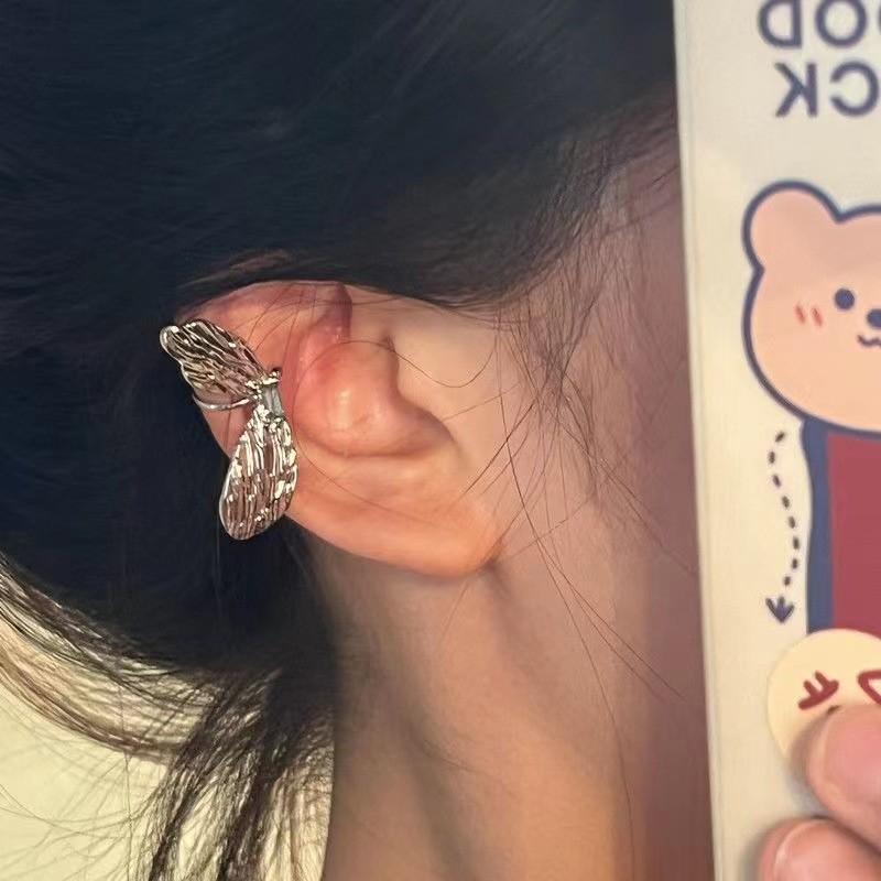 

Butterfly ear clips New Korean earrings Cool style Spice girl ear bone clips Cool handsome cold