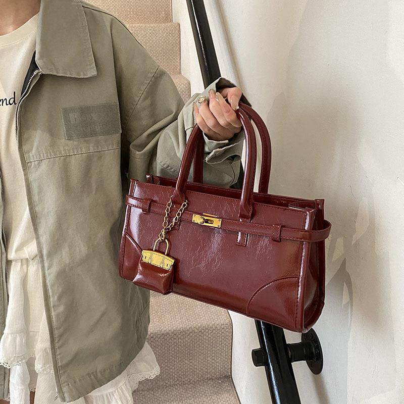 Large-capacity Bag Women's Autumn and Winter Versatile 2025 New Simple Shoulder Messenger Bag Portable Commuter Child and Mother Tote Bag