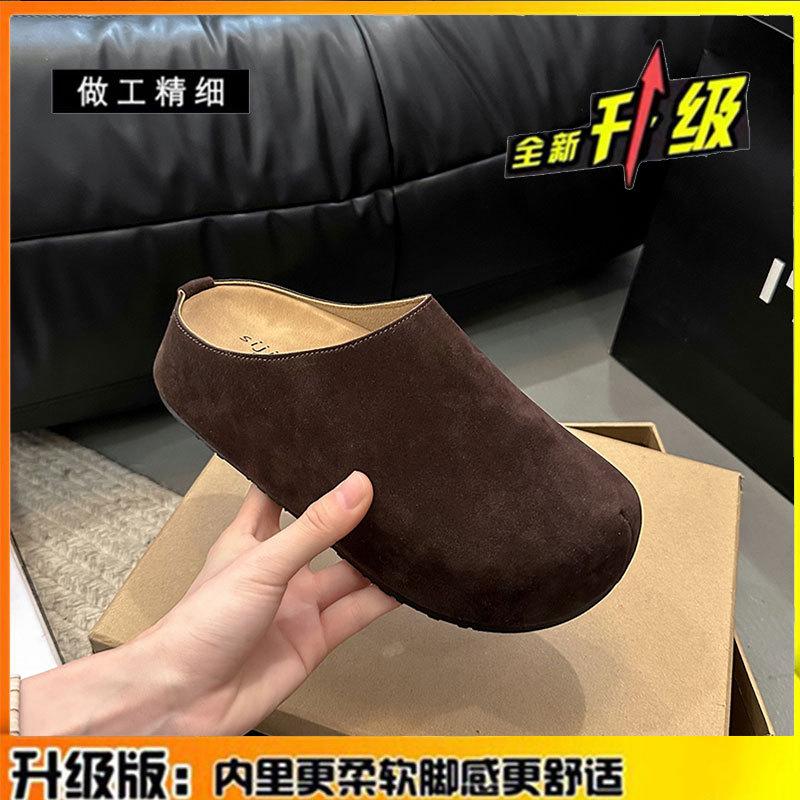 Damväska i läder med tjocksula och haltofflor, bärande nya vår- och sommarskor för damer, lata enskor