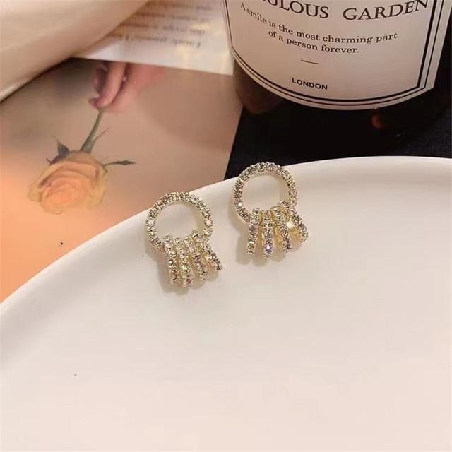New Fashion Trend Round Exaggerated Elegant Delicate Pearl Earrings Women 'S High Jewelry Dinner Dance Party Gift Wholesale