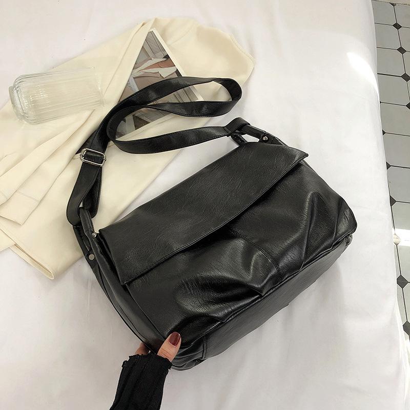 

Женская сумка на одно плечо большой вместимости в корейском стиле, универсальная винтажная сумка подмышку, осенняя новинка, сумка-тоут 31x11x26cm чёрный