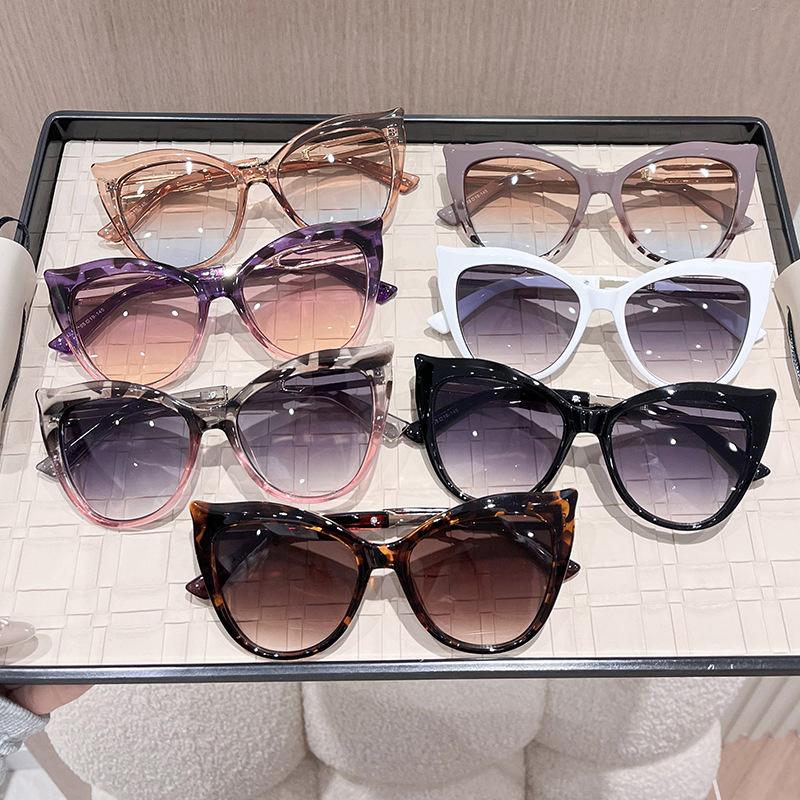 Vintage Cat Eye Sunglasses for Women, Gradient Lens Trendy Oversized Outdoor Sun Glasses