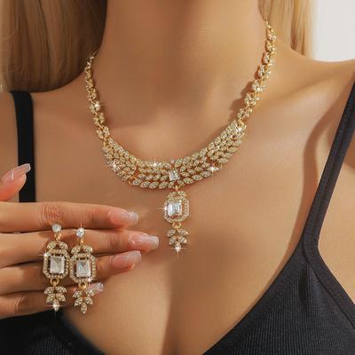 Luxusmode Strahlender Schmuck Voller Diamanten Großzügiges Dinnerkleid Legierung Set Halskette Ohrringe Schmuck