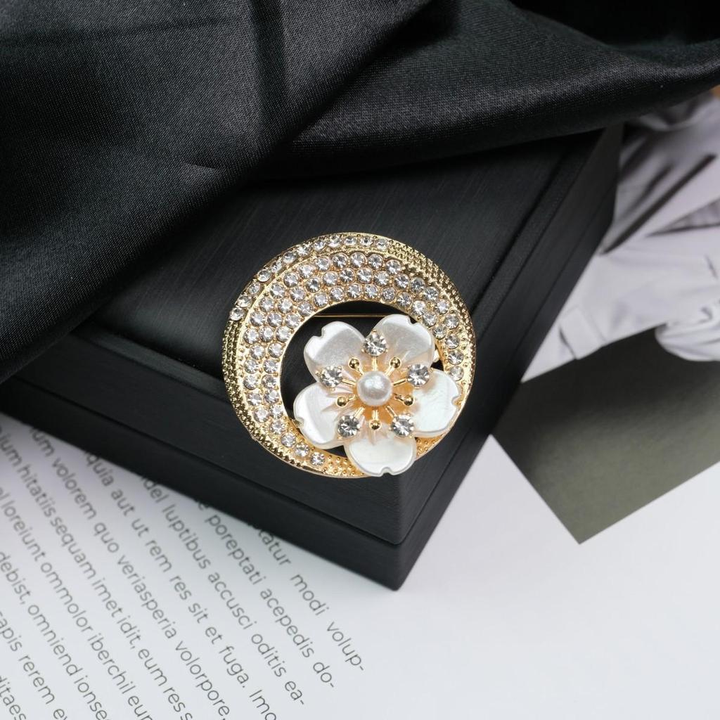 Autumn-Winter Plum Blossom Brooch: Versatile, Fashionable Flower Corsage for Added Elegance