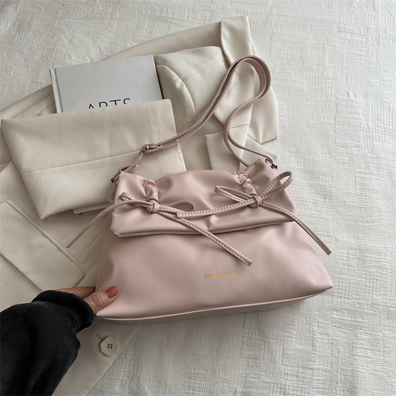 

Fashionable Commuter Single Shoulder Bag With Large Capacity For 2024 Spring Street Style