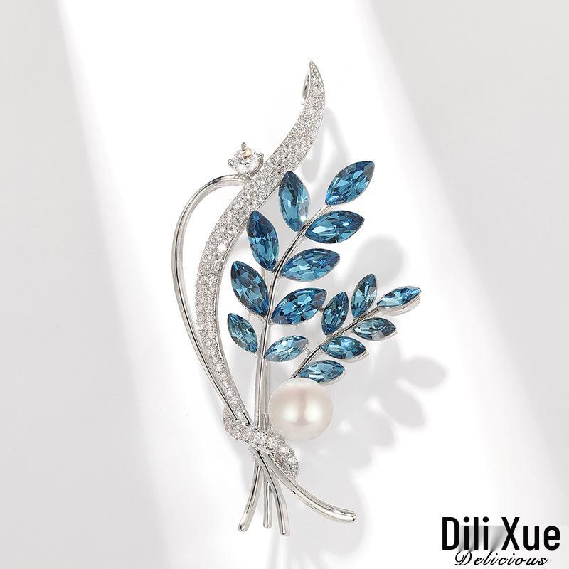 

Dili Snow Korean Classic Crystal Floral Brooch with Freshwater Pearl Setting