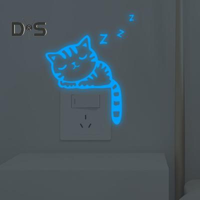 Adesivo per interruttore a forma di cartone animato facile da usare Adesivo per interruttore con decalcomanie da parete uniche e non sbiadisce