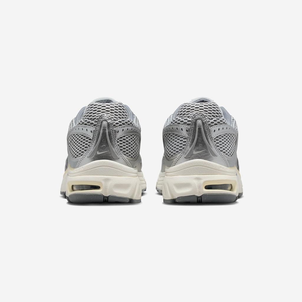 Nike Air Max Moto 2K [IQ7592-077]