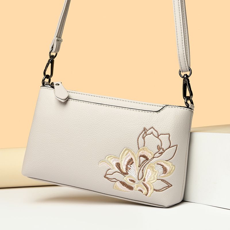 

Middle-Aged and Elderly Temperament Wild Shoulder Messenger Bag Embroider