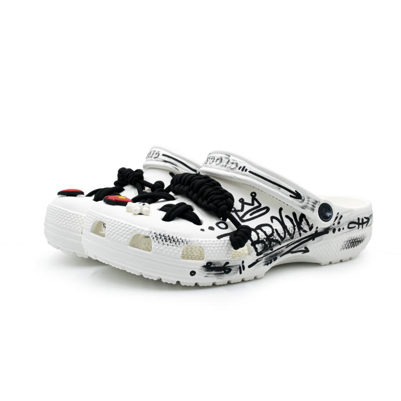 Crocs Classic clog EVA comfortable and stylish simple commuter hole shoes for men and women white