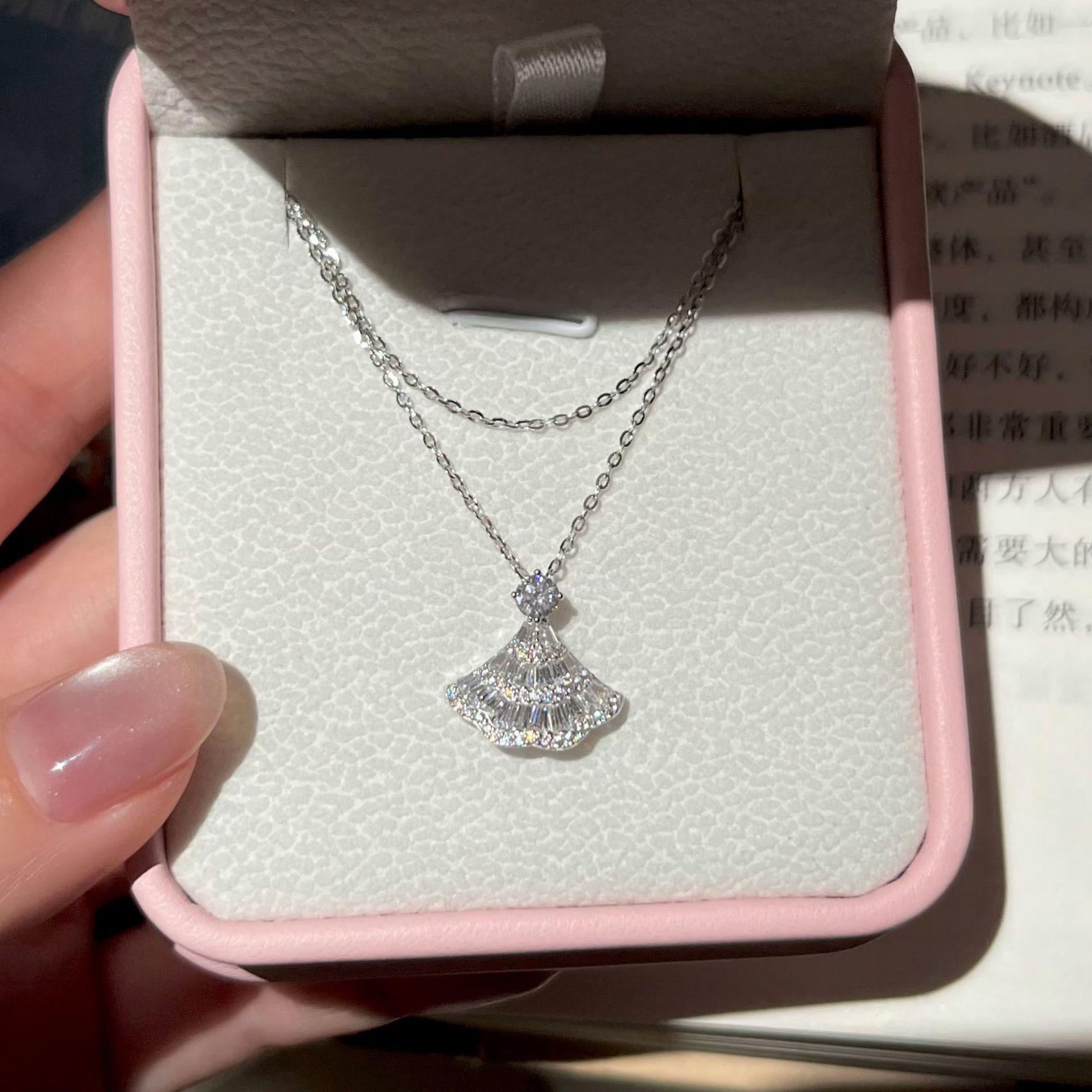The Princess s Skirt Necklace Exudes A Luxurious and Exquisite Charm, with A Sweet and Versatile Collarbone Chain 40CM платиновый