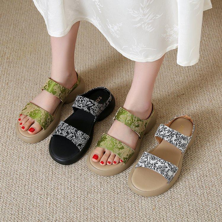 Taizhou Women's Shoes Platform Slippers 2024 New One-character Drag Casual Low-heeled Thick-heeled Beach Sandals Women's Summer Outer Wear