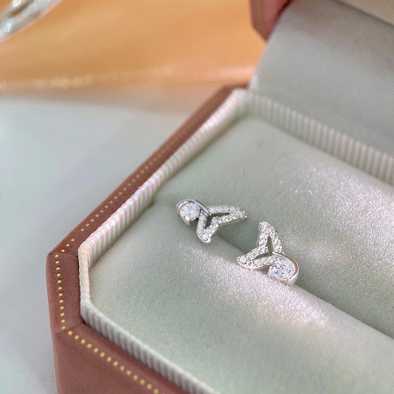 Romantic Diamond-set Fish Tail Earrings for Women with Light Luxury Small Fragrance Style High-end Earrings