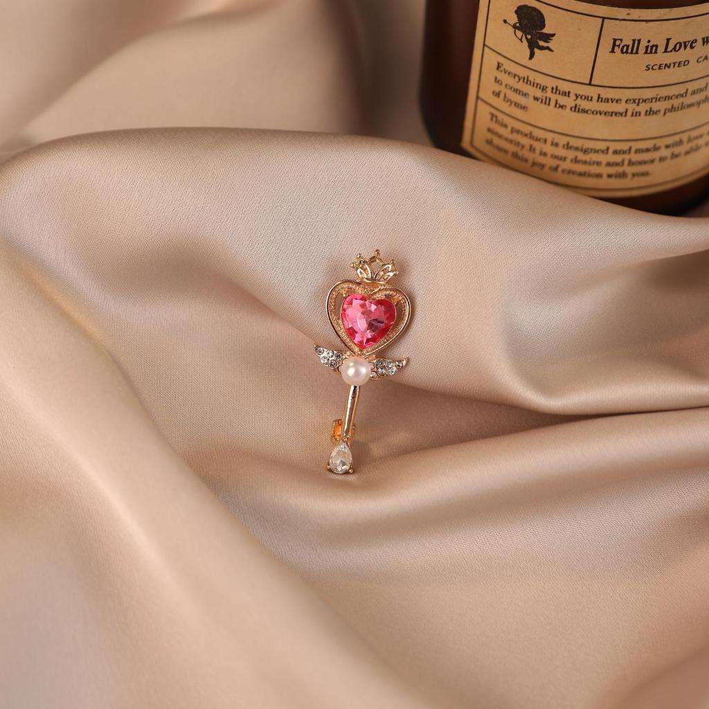 Elegant Pearl Brooch for Women's Suits - High-End Jewelry Pin