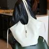 Large Capacity Commuter Versatile Bucket Tote Bag Niche Design Premium Handbag Casual Simple Shoulder Bag
