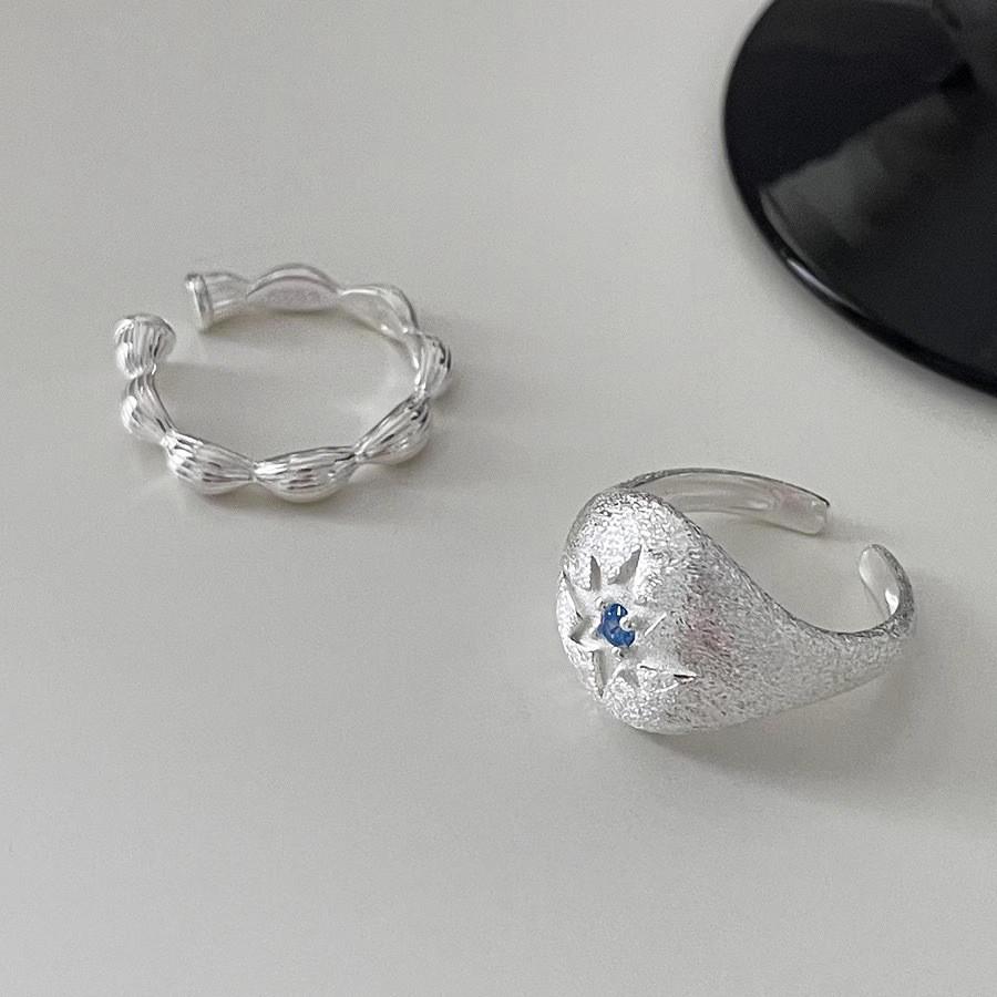 Atemberaubender 925er Sterlingsilberring für Damen mit einzigartigem Design und hochglanzpoliertem Finish