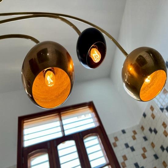 6-Light Adjustable Arm Chandelier Design In Raw Brass Elegant Rotating Ceiling Light Fixture for Living Room Kitchen