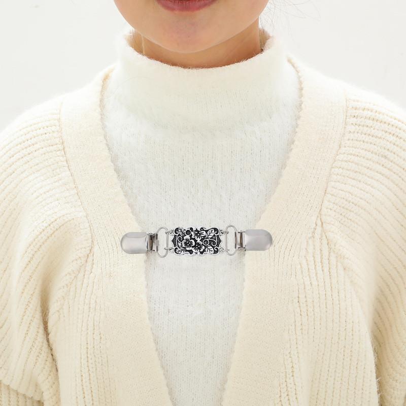 Classic Alloy Hair Claw With Artistic Pattern For Ladies Styling And Gift Use