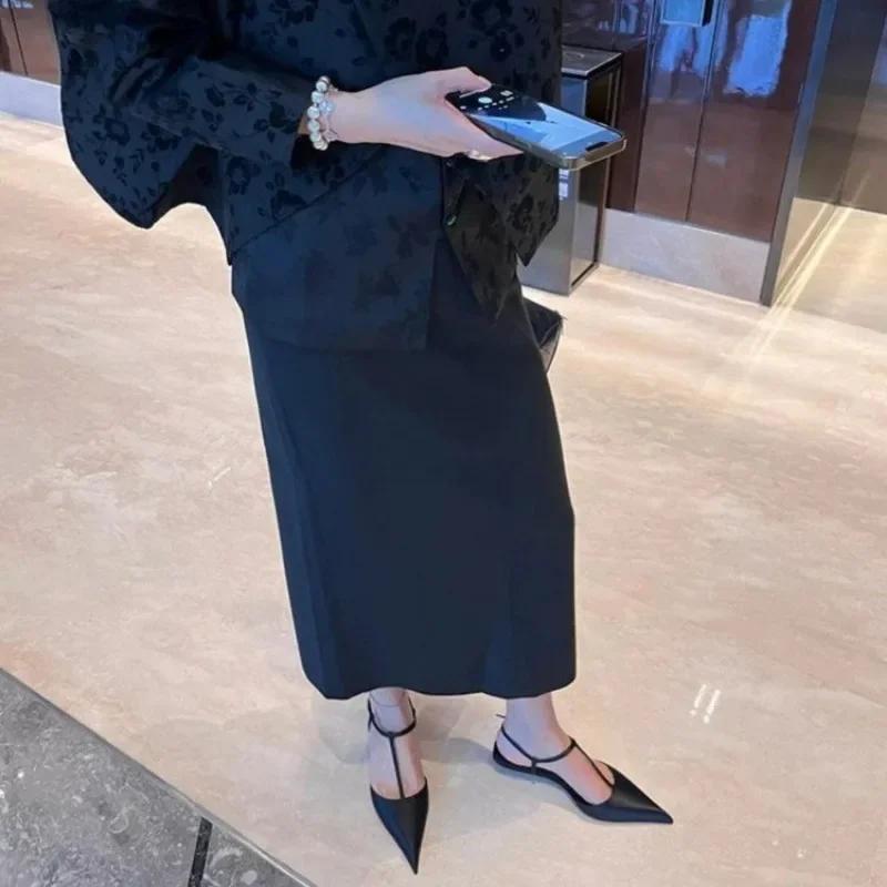 Women's Sandals 2025 New Pointed Triangle Coarse Heel Simple Sandals Comfortable Low Heel Sexy Sandals Large High Heels