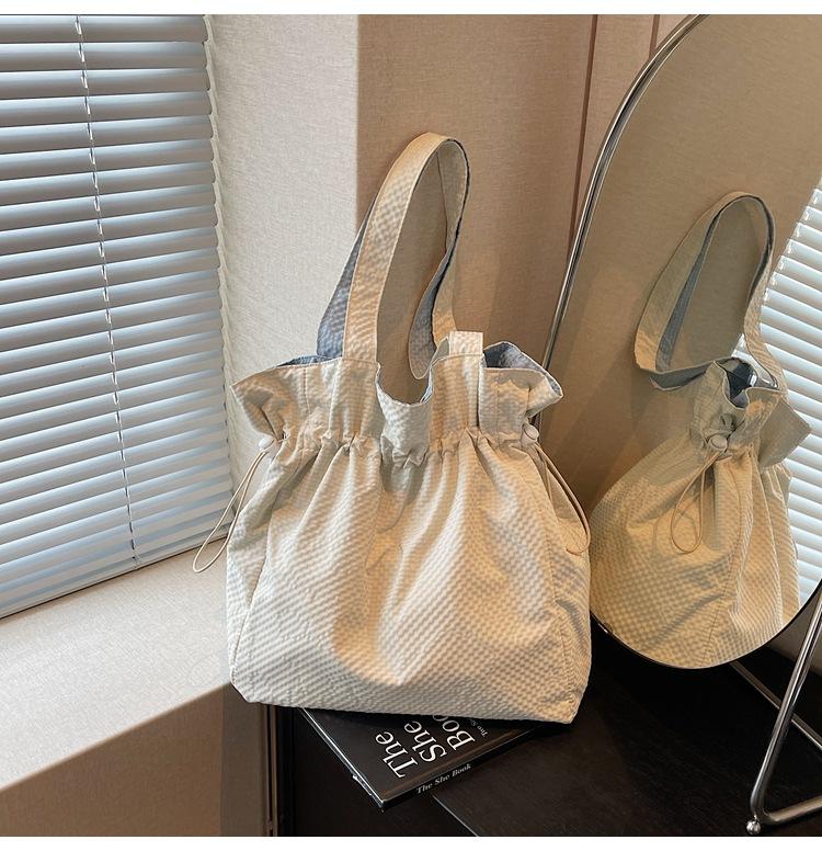 New pleated shoulder bag large capacity handbag simple fashion casual cloth bag tote bag women