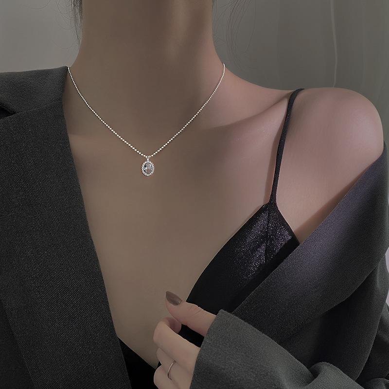 Oval zircon round bead necklace female simple year new thoracic spine design sense clavicle chain