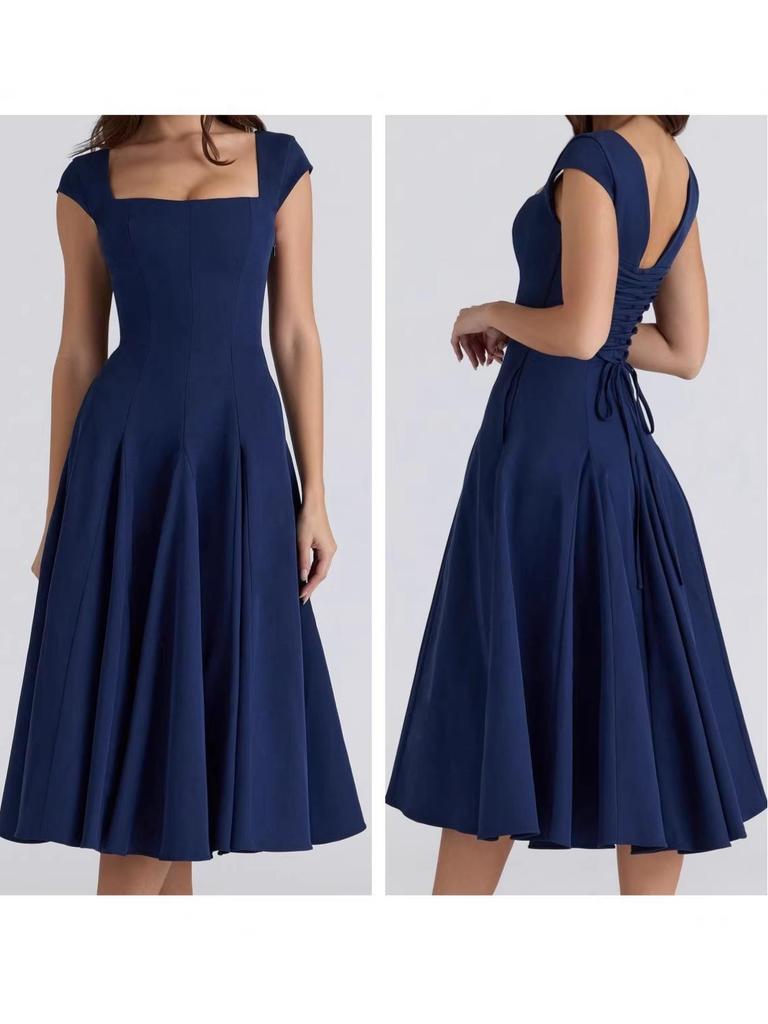 Elegantes quadratisch ausgeschnittenes Midi-Kleid im französischen Stil mit Bindegürtel