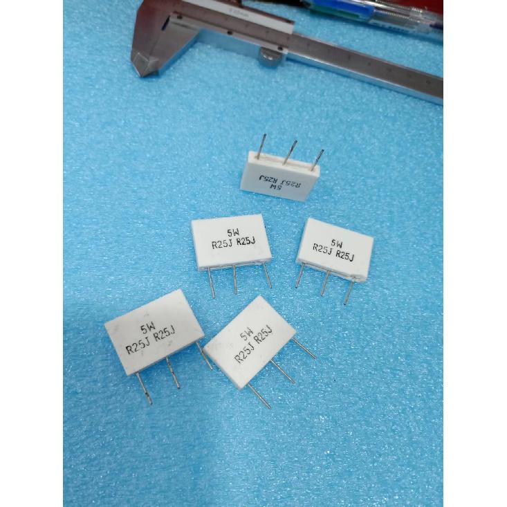 10PCS/Vertical non inductive cement resistor 5W0.33R/0.25R 0.33/0.25 ohms R33J/R25J × 2 three pin