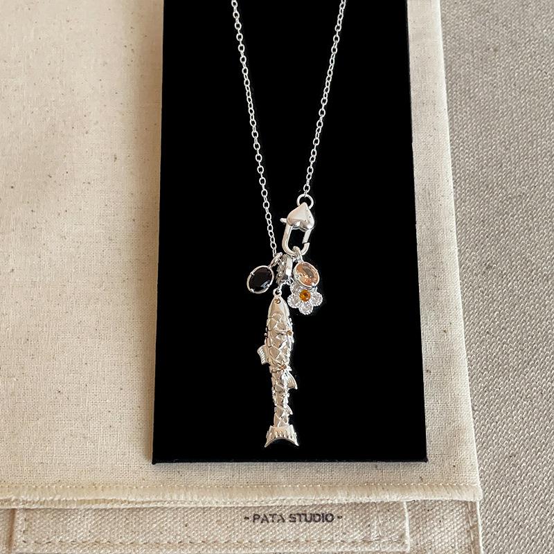 

Novel Design CZ Cubic Zircon Crystal Floral Metal Koi Fish Heart Lock Pendant Necklaces For Women O-Chain Sweater Chain