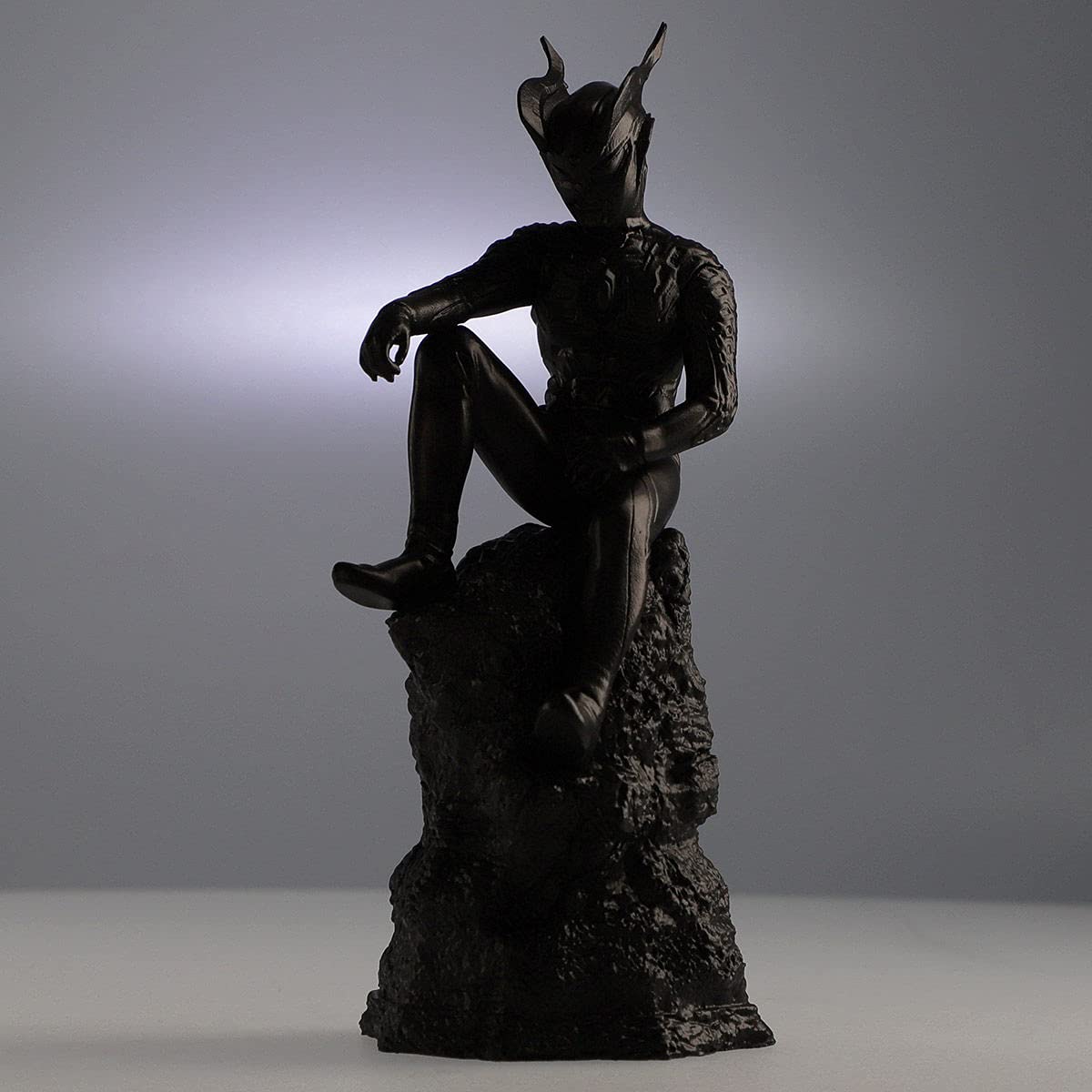 

Фигурка Ультрачеловека Зеро из коллекции Deskworld Black Collection