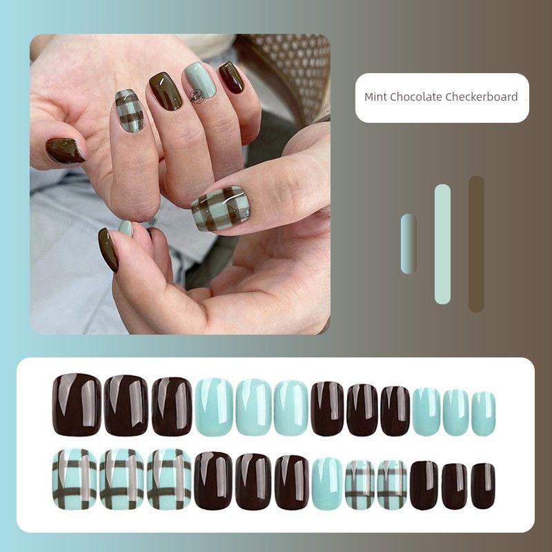 

Носите Броню 2023 Короткие Осенне-Зимние Мятно-Шоколадные Шахматные Наклейки для Ногтей Готовое Изделие Студенческие Съемные Беременные Женщины Mint Chocolate Checkerboard