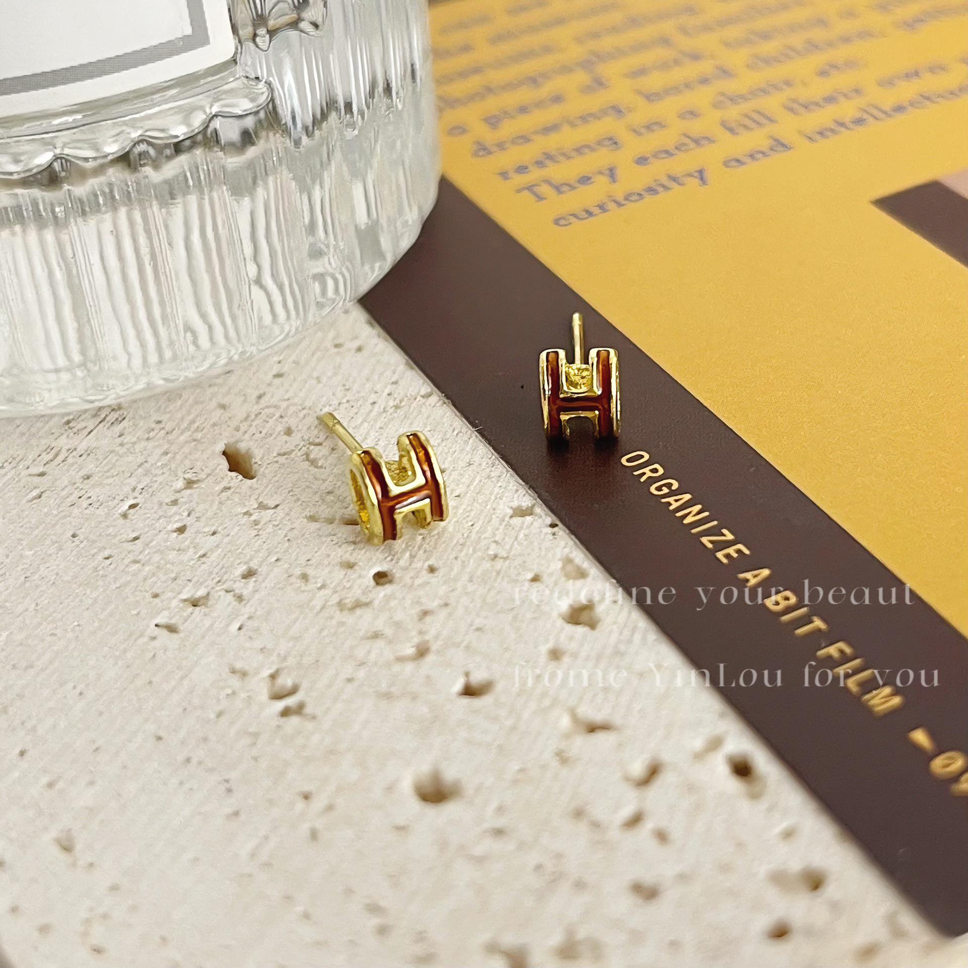 

«Серьги-иглы Майяра 925»: Янтарный жемчуг в стиле ретро для осени/зимы