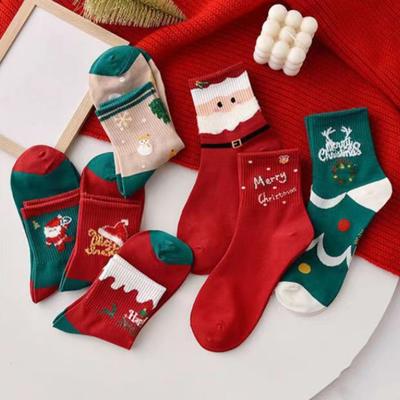 5 Pairs Christmas Socks Autumn Winter Moisture Wicking Breathable Reindeer Santa Claus Mid-calf Socks Men Women Stretch Sports Casual Crew Socks