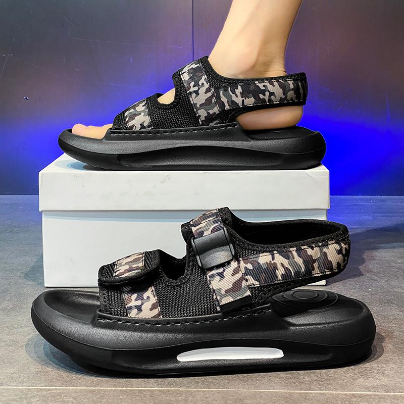 Summer Men Sandals Casual Slippers Waterproof Oilproof Nurse Chef Shoes Breathable Lightweight Garden Sandals Beach Aqua Shoes