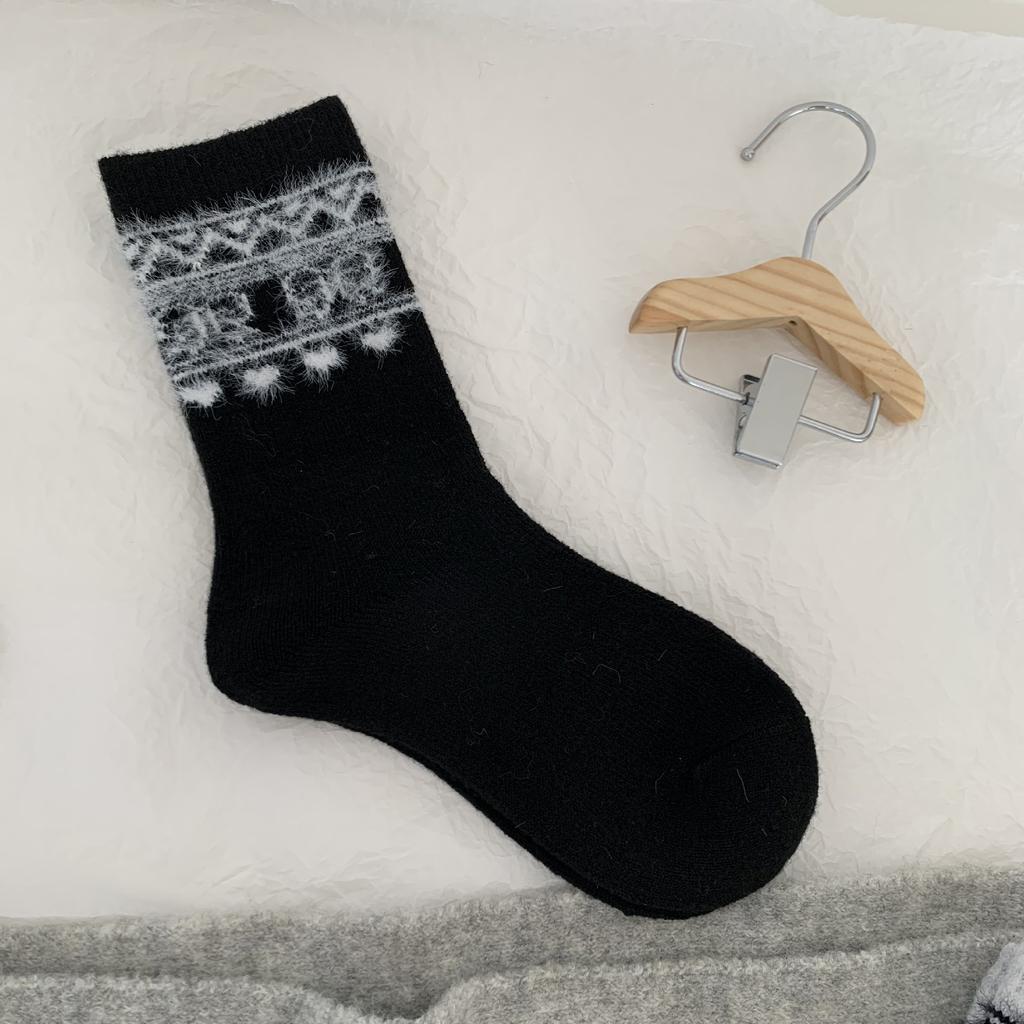 Atmosphere Medium Wool Socks Vintage Style Bow Feather Yarn Home Leisure Heat Storage Winter Warm Socks