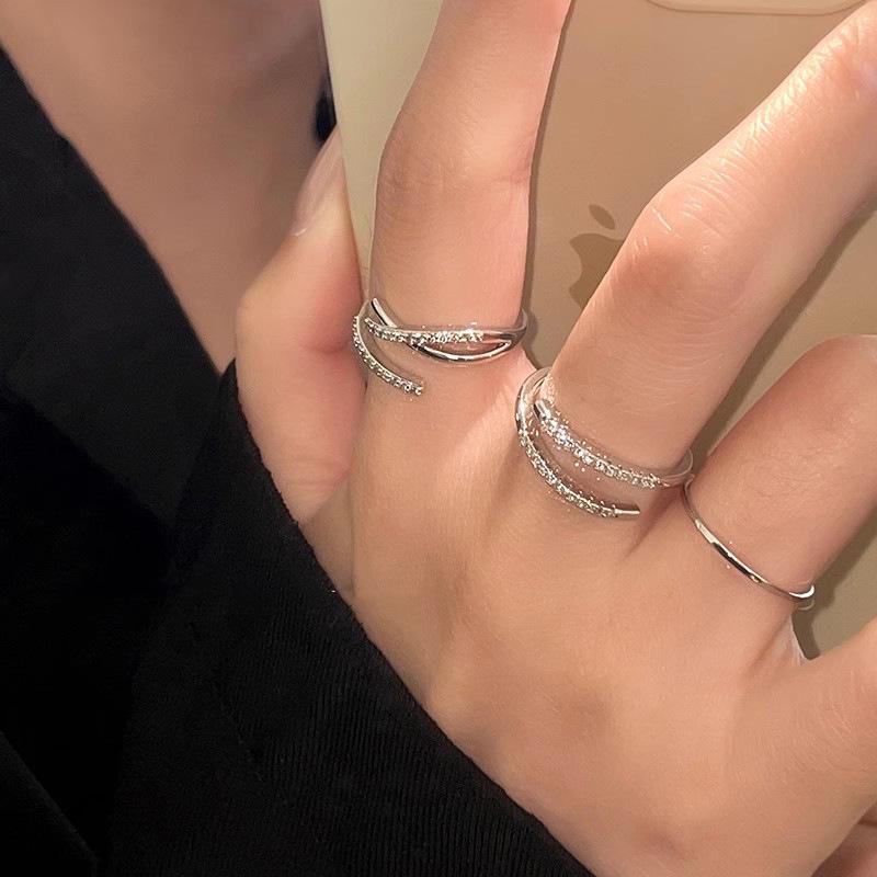Trendy Minimalist Crushed Diamond Women's Ring: Light Luxury, High-End Feel, Versatile Silver Thin Band with Niche Personality.