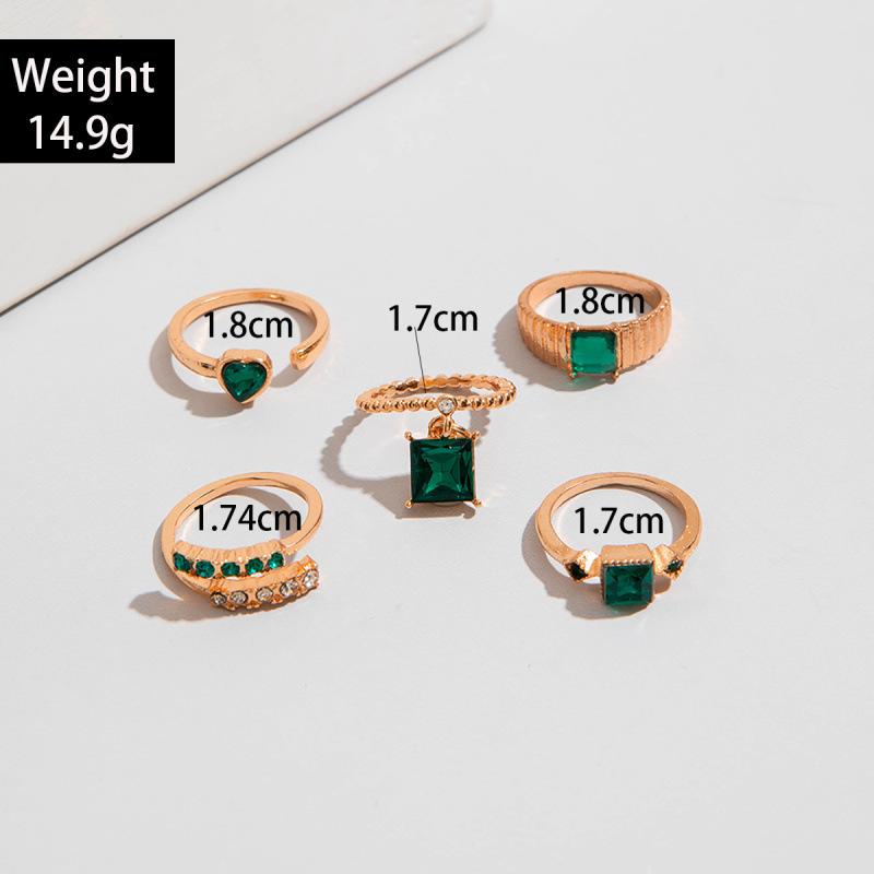 Vintage metal imitation emerald diamond ring set design sense love snake ring set women